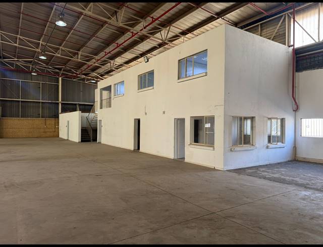 1,780M² WAREHOUSE TO LET IN HERMANSTAD